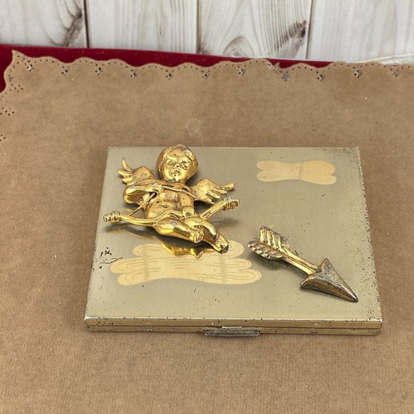 Elgin American Vintage Sterling Silver Compact with Cupids Arrow on Cover - Picture 2 of 6